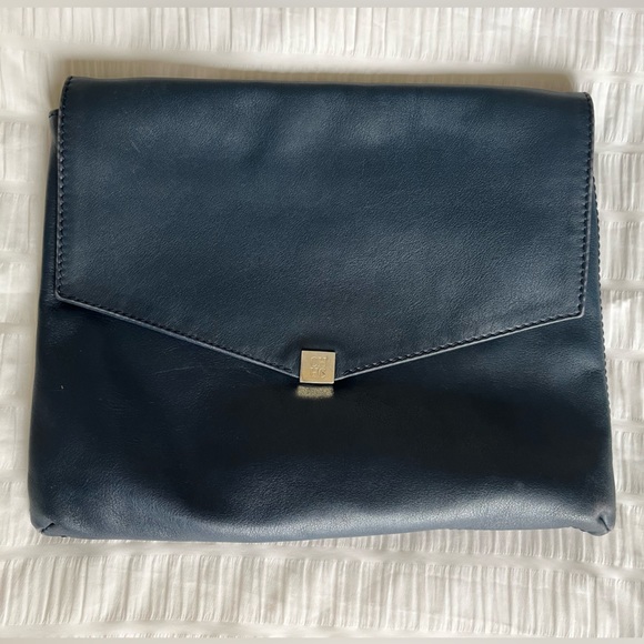 Carolina Herrera leather envelope crossbody bag with chain strap - Picture 3 of 5